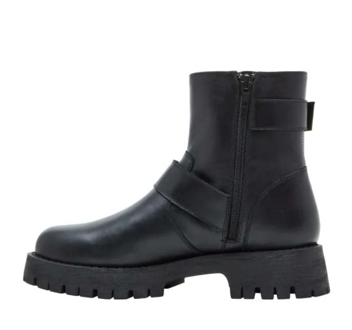 Steve Madden Ladies' Size 9, Crusader Leather Lug Boots, Black, New in Box