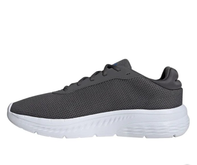 adidas Men's Size 10 Cloudfoam Comfy Sneakers Running Shoes IH6131