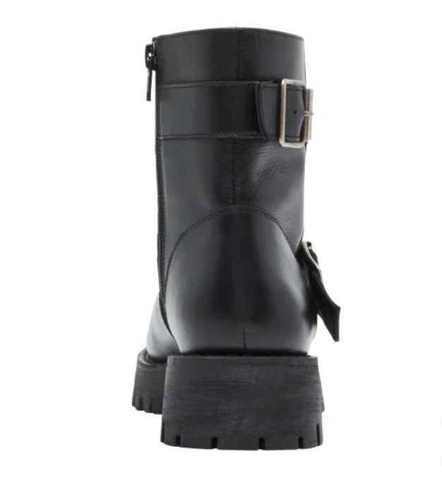 Steve Madden Ladies' Size 8, Crusader Leather Lug Boots, Black, New in Box