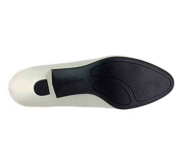 Easy Street Women's Size 6 M, Fabulous Classic Pumps Dress Shoes, Bone