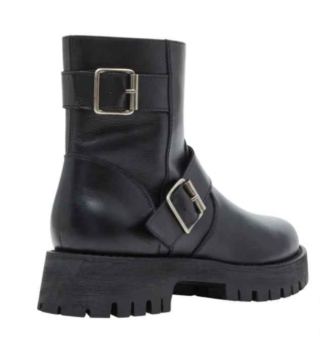 Steve Madden Ladies' Size 8, Crusader Leather Lug Boots, Black, New in Box