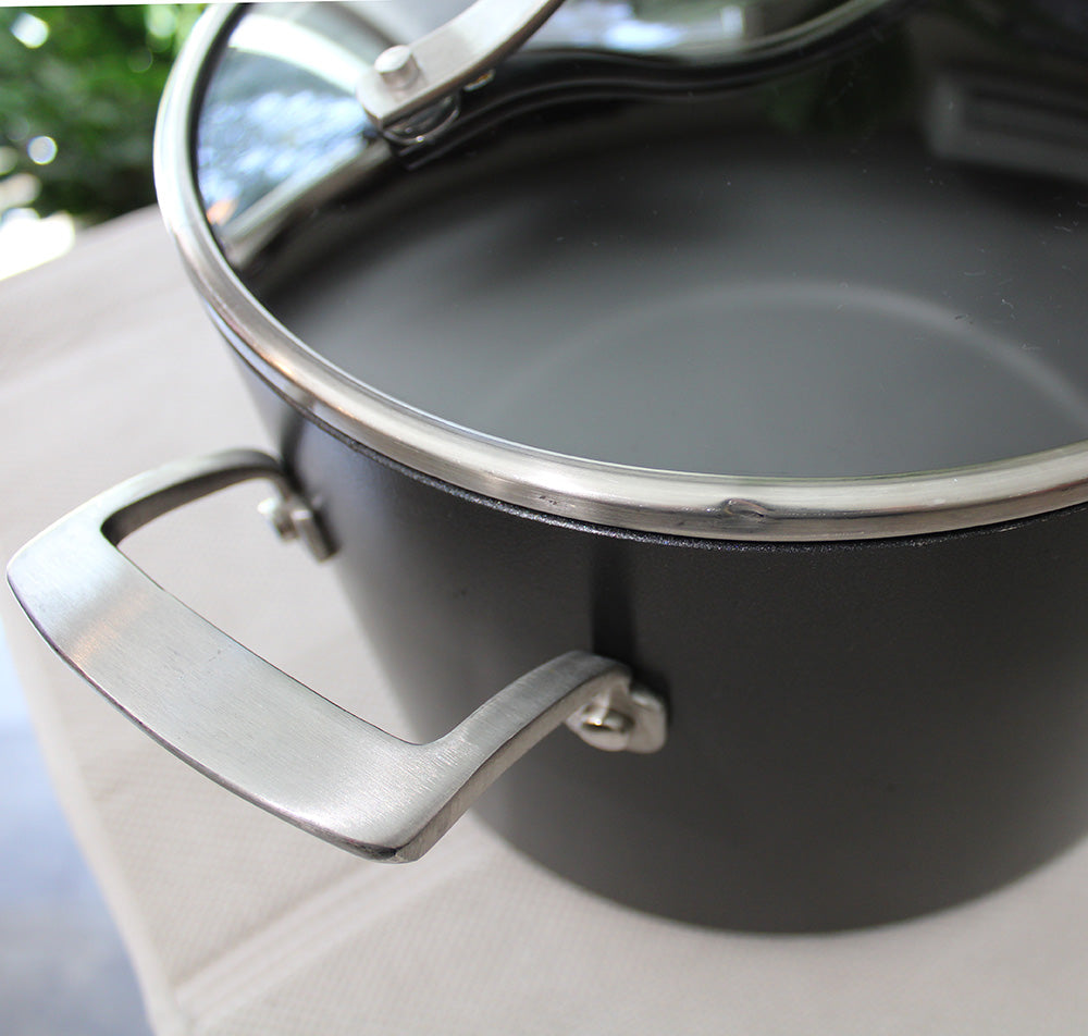 Kirkland Signature 8-qt. Covered Stockpot Saucepan Non-Stick Hard Anodized
