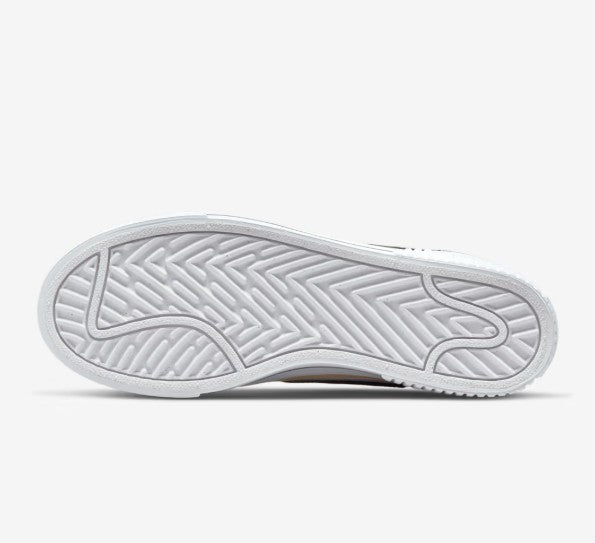 Nike Court Legacy Lift Womens Size 6, Athletic Shoes, White/Black/Orange Grade A