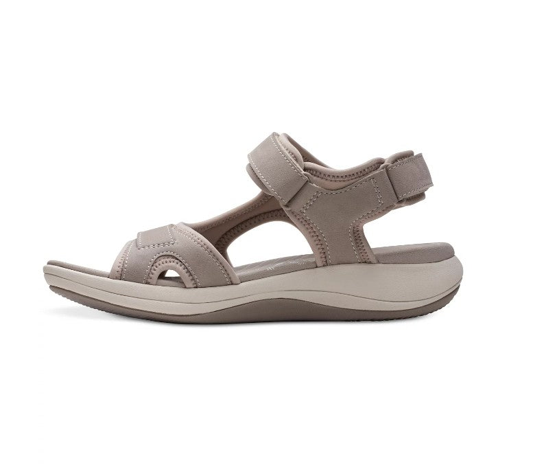 Clarks Women's Size 7.5, Cloudsteppers Mira Bay Strappy Sport Sandals, Stone