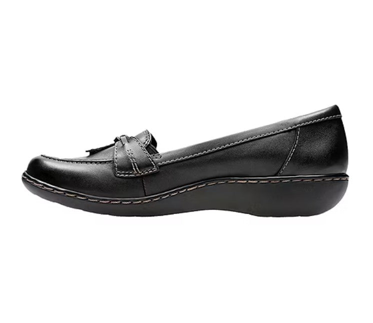 Clarks Women's Size 7, Ashland Slip-on Bubble Loafers Leather Shoes, Black