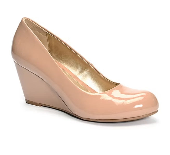 CL by Laundry Nima Size 9.5, Round Closed Toe Wedge Heel Pumps, Nude, Grade A