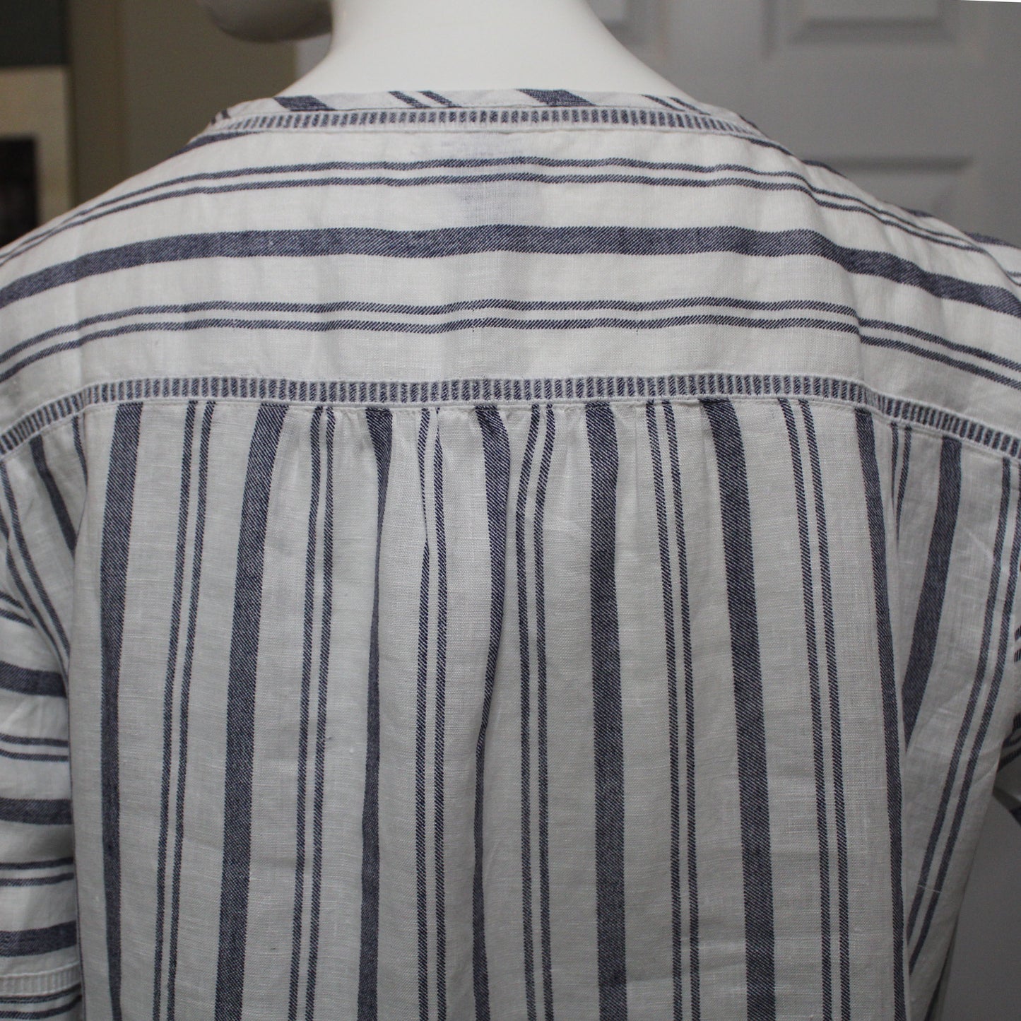 Lands End Women Size 16 Petite Short Sleeve Linen Blouse, Indigo Blue Stripes