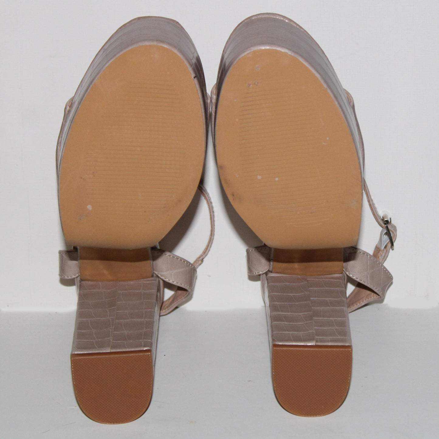 Mata Shoes London-2 Chunky Heeled Pumps EUC (Nude Croc Embossed, 8.5)