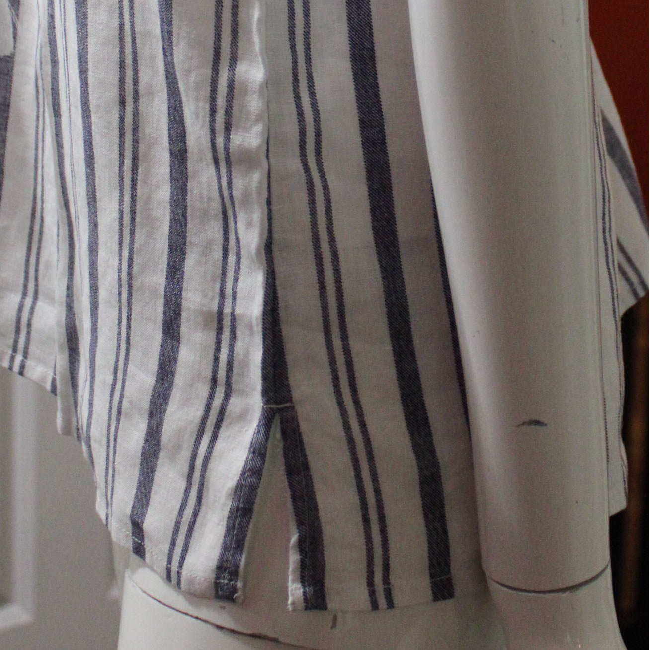 Lands End Women Size 16 Petite Short Sleeve Linen Blouse, Indigo Blue Stripes