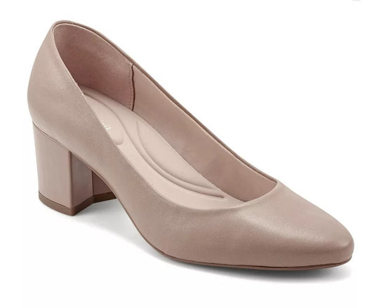 Easy Spirit Women's Size 8.5 Wide, eFlex Cosma Slip-On Pumps, Medium Natural