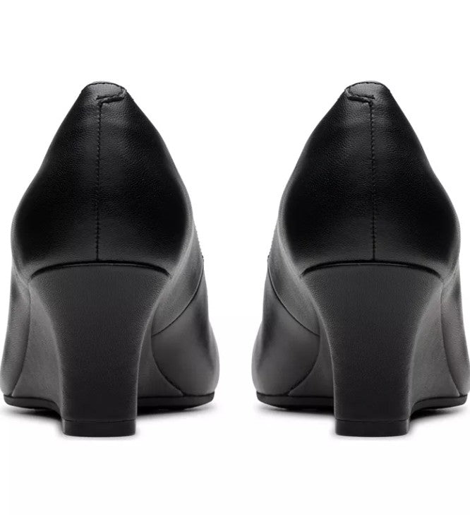 Clarks Women's Size 10, Olivette Cultured Pearl Wedge Heel Pumps, Black Leather