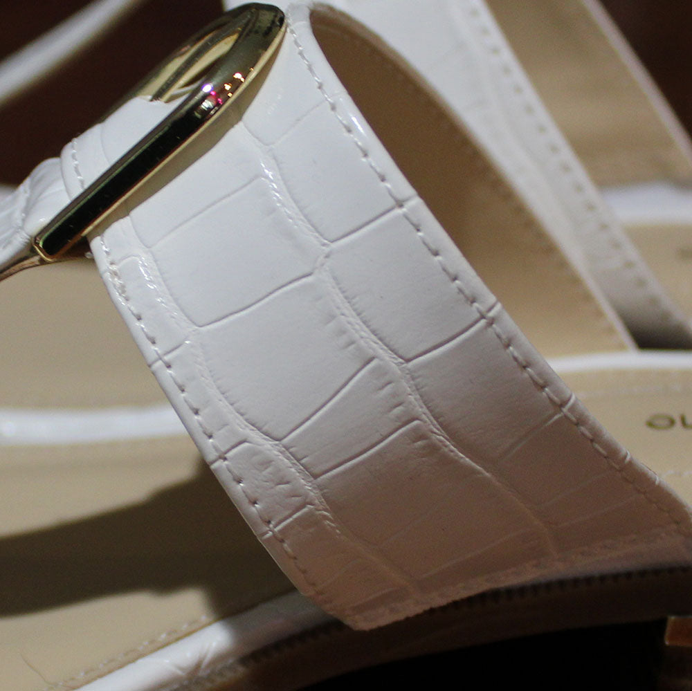Liz Claiborne Women's Size 7 M, April Low Split Toe Sandals, White