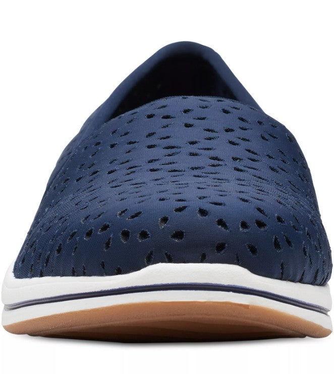 Clarks Women's Size 9 Cloudsteppers Breeze Emily Perforated Loafer Flats, Navy
