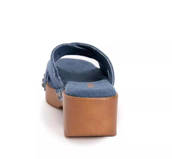 MUK LUKS Women's Size 9, Cadence Criss Cross Slide Sandals, Denim Blue