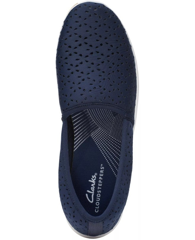 Clarks Women's Size 9 Cloudsteppers Breeze Emily Perforated Loafer Flats, Navy