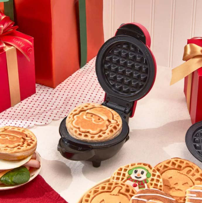 Dash MultiMaker Mini Waffle System with 7 Removable Plates and Storage Case