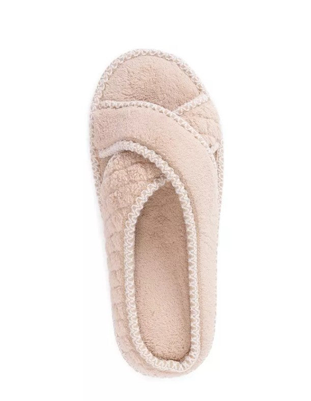 MUK LUKS Women's Size Medium (7-8) Ada Crossband Slippers, Honey Wheat (beige)