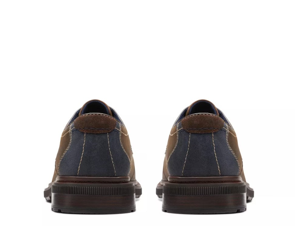 Clarks Men's Size 8 M, Burchill Oxford Lace-Up Dress Shoes, Beeswax (Brown)