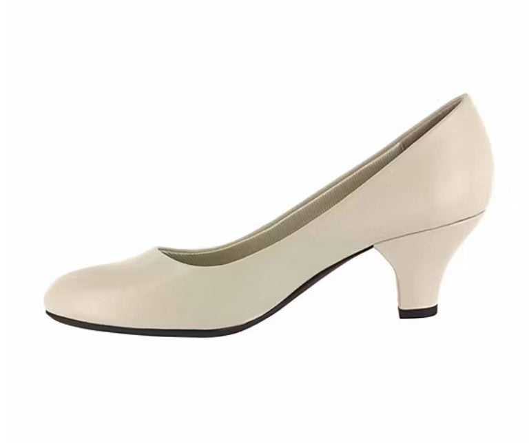 Easy Street Women's Size 6 M, Fabulous Classic Pumps Dress Shoes, Bone