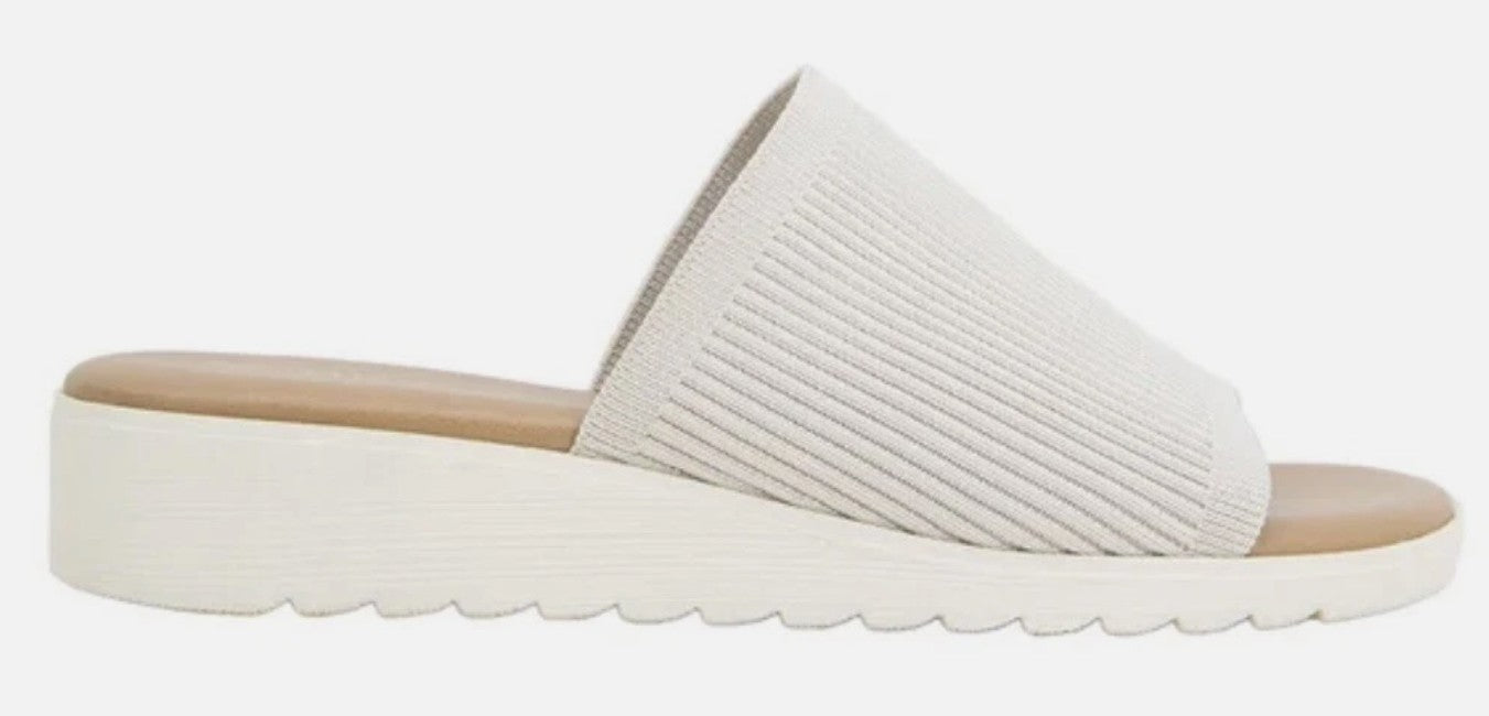 Kensie Women's Size 7, Knit Slip On Sandals, Beige, New (NO BOX)