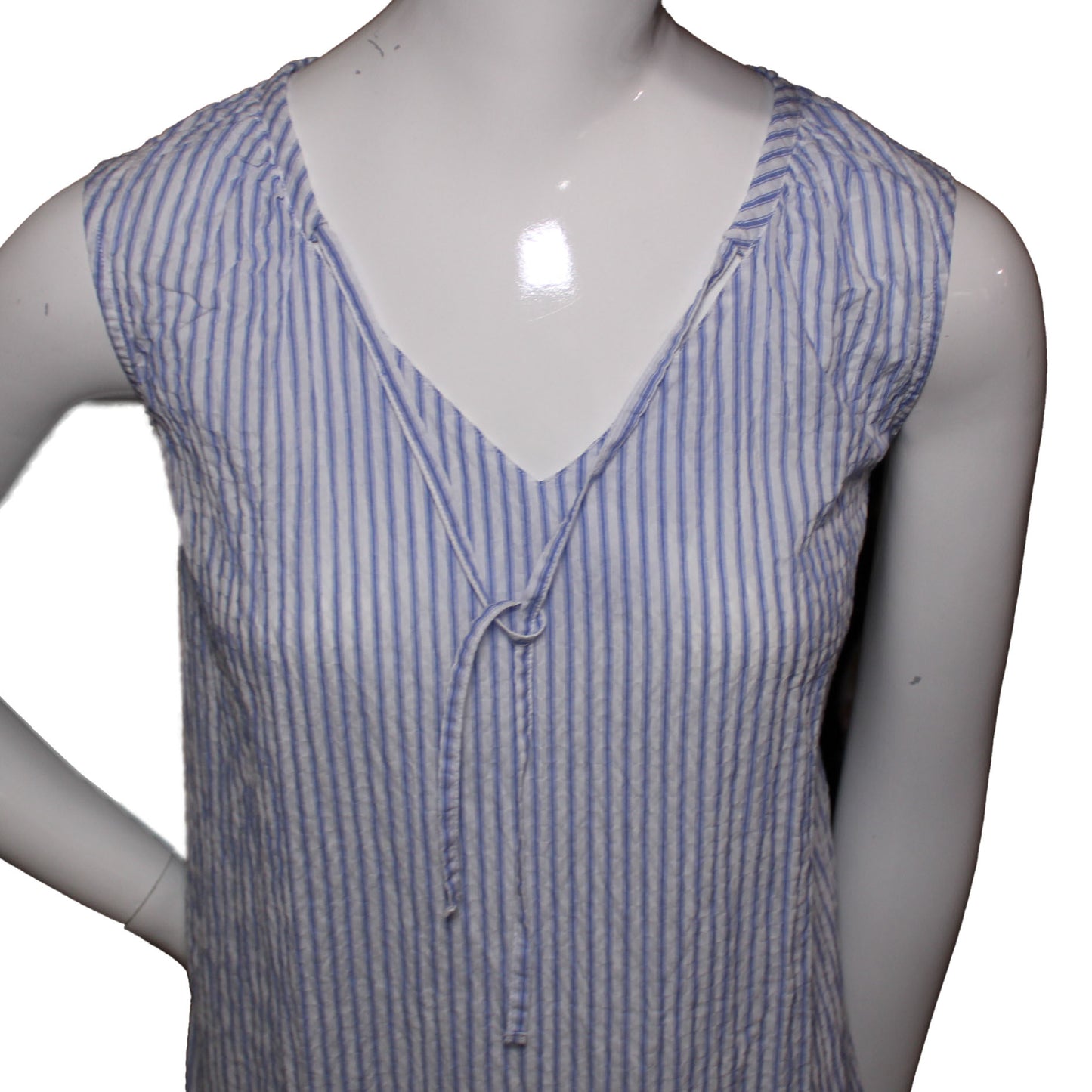 Lands' End Size 14 Petite Sleeveless Seersucker Shell Shirt, Blue Stripe