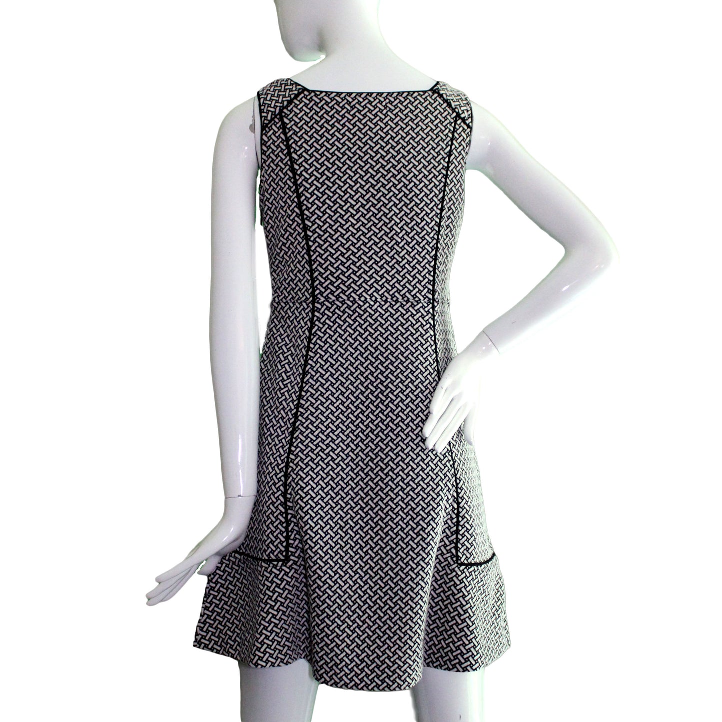 Lands End Size 4 Petite Sleeveless Jacquard Flounce Dress, Black & White