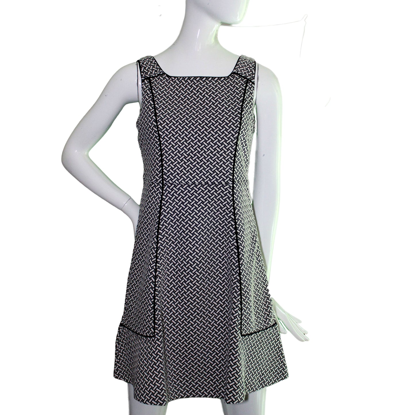 Lands End Size 4 Petite Sleeveless Jacquard Flounce Dress, Black & White